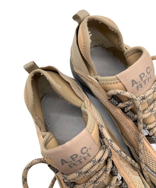 A.P.C.（アーペーセー）A.P.C. (アーペーセー) RTH (アールティーエイチ) スニーカー ベージュ サイズ:SIZE 25.5cmの古着・服飾アイテム