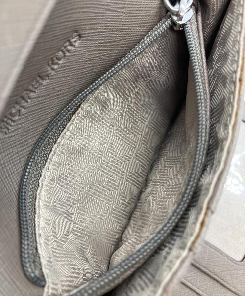 MICHAEL KORS（マイケル・コース）MICHAEL KORS (マイケル・コース) 3つ折り財布 ブラウンの古着・服飾アイテム