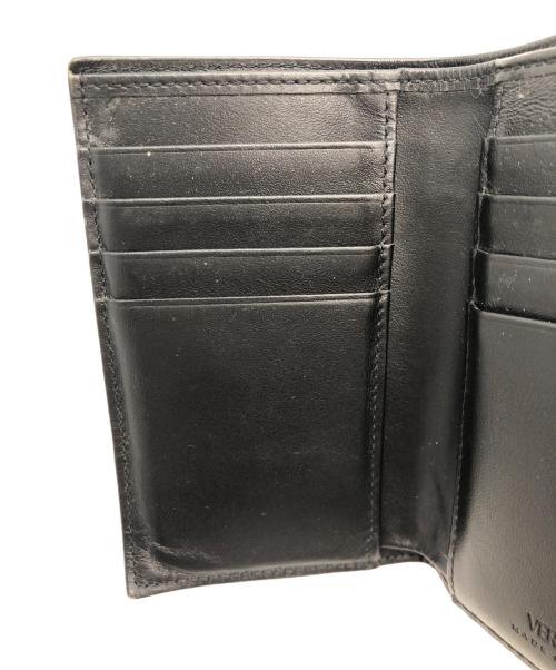 VERSACE（ヴェルサーチェ）VERSACE (ヴェルサーチェ) 2つ折り財布 ブラックの古着・服飾アイテム
