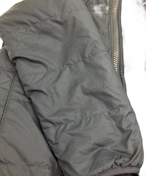 Patagonia（パタゴニア）Patagonia (パタゴニア) キッズ・リバーシブル・レディ・フレディ・フーディ ネイビー×ベージュ サイズ:XSの古着・服飾アイテム