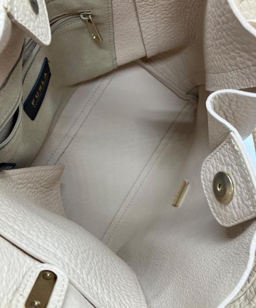 FURLA（フルラ）FURLA (フルラ) ホーボーバッグ ベージュの古着・服飾アイテム