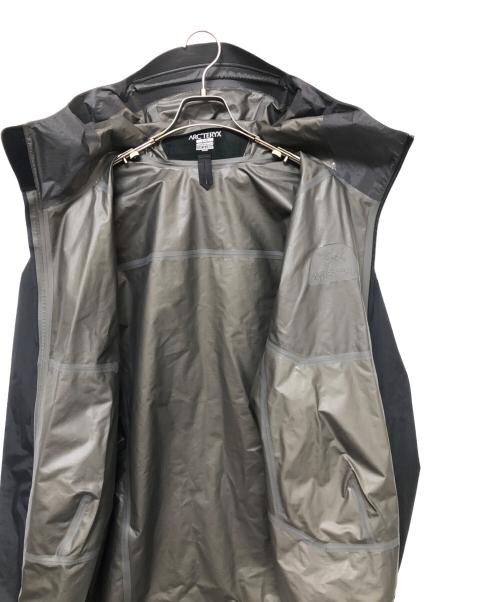 ARC'TERYX（アークテリクス）ARC'TERYX (アークテリクス) マウンテンパーカー ブラック サイズ:SIZE Lの古着・服飾アイテム