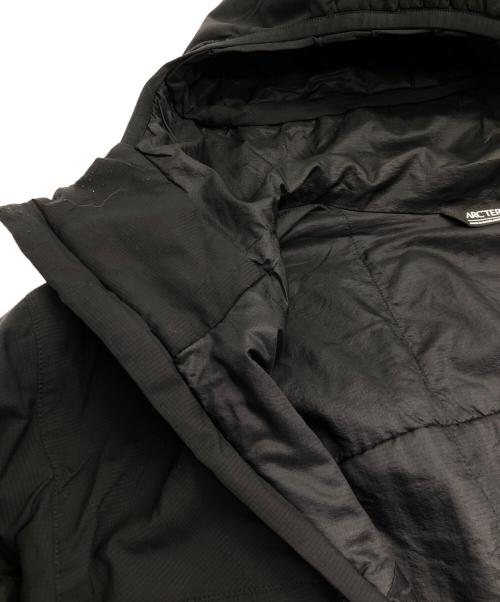 ARC'TERYX（アークテリクス）ARC'TERYX (アークテリクス) フーデッドジャケット ブラック サイズ:SIZE Mの古着・服飾アイテム