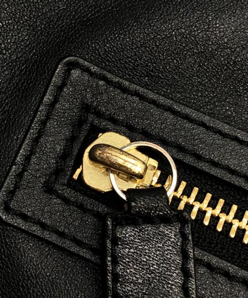 ANYA HINDMARCH（アニヤ・ハインドマーチ）ANYA HINDMARCH (アニヤ・ハインドマーチ) ショルダーバッグ ブラックの古着・服飾アイテム