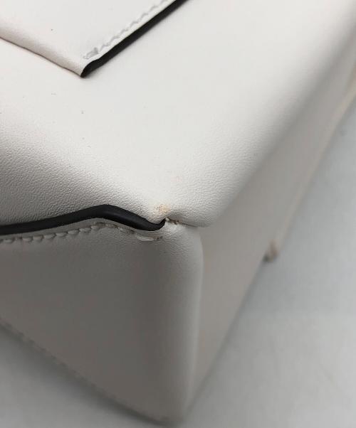 MICHAEL KORS（マイケル・コース）MICHAEL KORS (マイケル・コース) ショルダーバッグ ホワイトの古着・服飾アイテム