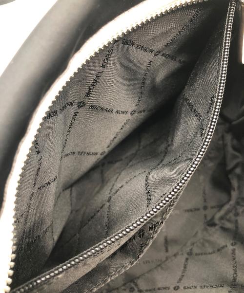 MICHAEL KORS（マイケル・コース）MICHAEL KORS (マイケル・コース) 2WAYバッグ ブラック×ホワイトの古着・服飾アイテム