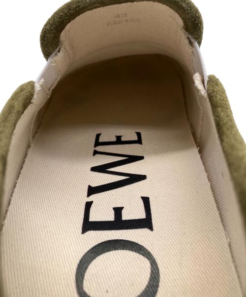 LOEWE（ロエベ）LOEWE (ロエベ) スリッポン カーキ×ホワイト サイズ:43の古着・服飾アイテム