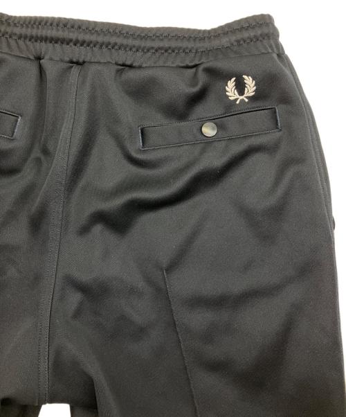 FRED PERRY（フレッドペリー）FRED PERRY (フレッドペリー) クロップドパンツ ネイビー サイズ:SIZE Sの古着・服飾アイテム