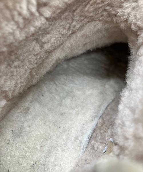 UGG（アグ）UGG (アグ) ショートブーツ ベージュ サイズ:23の古着・服飾アイテム