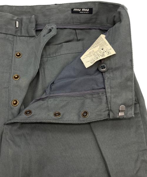 MIU MIU（ミュウミュウ）MIU MIU (ミュウミュウ) パンツ グレー サイズ:SIZE Sの古着・服飾アイテム