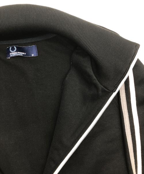 FRED PERRY（フレッドペリー）FRED PERRY (フレッドペリー) トラックジャケット ブラック×ホワイト サイズ:SIZE Mの古着・服飾アイテム