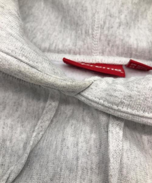 SUPREME（シュプリーム）Supreme (シュプリーム) パーカー ライトグレー サイズ:SIZE Mの古着・服飾アイテム
