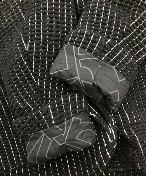 1PIU1UGUALE3 RELAX（ウノピゥウノウグァーレトレ リラックス）1PIU1UGUALE3 RELAX (ウノピゥウノウグァーレトレ リラックス) 3ロゴビッグワッフルジャケット ブラック×ホワイト サイズ:SIZE XLの古着・服飾アイテム