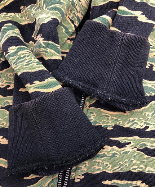 UNDEFEATED（アンディフィーテッド）UNDEFEATED (アンディフィーテッド) ジップパーカー ブラック×グリーン サイズ:SIZE Mの古着・服飾アイテム