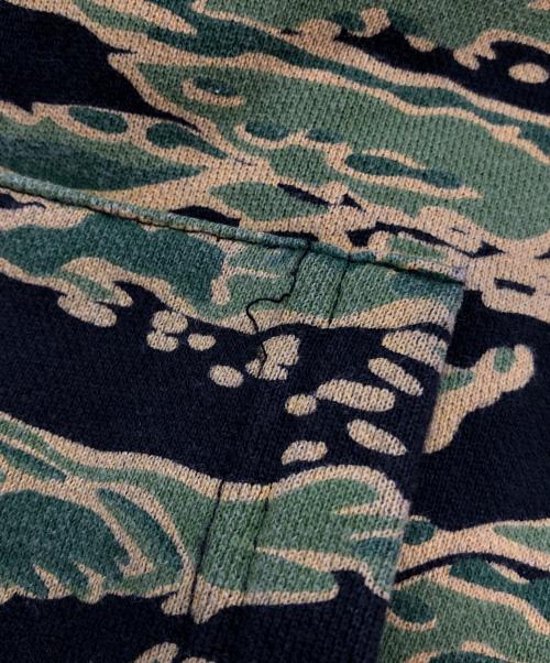 UNDEFEATED（アンディフィーテッド）UNDEFEATED (アンディフィーテッド) ジップパーカー ブラック×グリーン サイズ:SIZE Mの古着・服飾アイテム