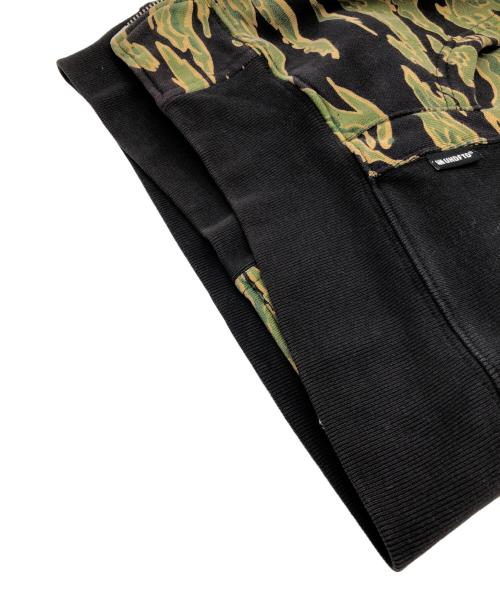 UNDEFEATED（アンディフィーテッド）UNDEFEATED (アンディフィーテッド) ジップパーカー ブラック×グリーン サイズ:SIZE Mの古着・服飾アイテム