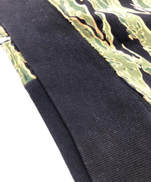 UNDEFEATED（アンディフィーテッド）UNDEFEATED (アンディフィーテッド) ジップパーカー ブラック×グリーン サイズ:SIZE Mの古着・服飾アイテム