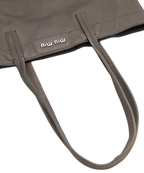 MIU MIU（ミュウミュウ）MIU MIU (ミュウミュウ) トートバッグ ブラウン×ブラックの古着・服飾アイテム
