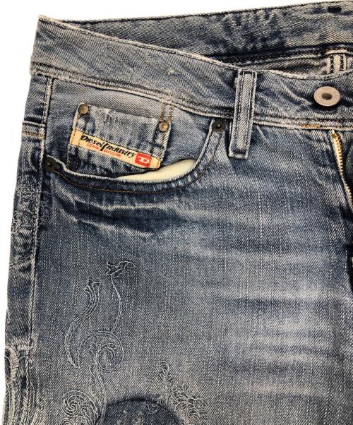DIESEL（ディーゼル）DIESEL (ディーゼル) BEBEL　フレアデニムパンツ ブルー サイズ:SIZE 29の古着・服飾アイテム