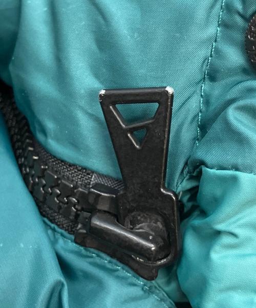 Cape HEIGHTS（ケープハイツ）CAPE HEIGHTS (ケープハイツ) ダウンジャケット グリーン×ブラック サイズ:SIZE Mの古着・服飾アイテム