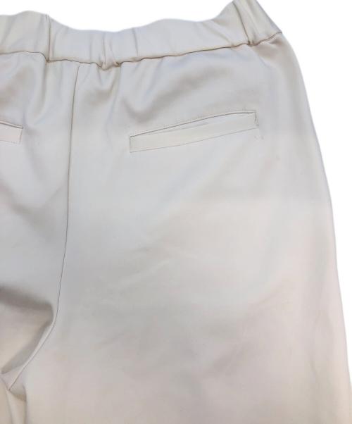 OHGA（オオガ）OHGA (オオガ) テーパードパンツ アイボリー サイズ:SIZE Mの古着・服飾アイテム
