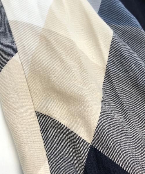 BLUE LABEL CRESTBRIDGE（ブルーレーベルクレストブリッジ）BLUE LABEL CRESTBRIDGE (ブルーレーベルクレストブリッジ) ミディスカート ブルー×ブラック サイズ:SIZE 36の古着・服飾アイテム