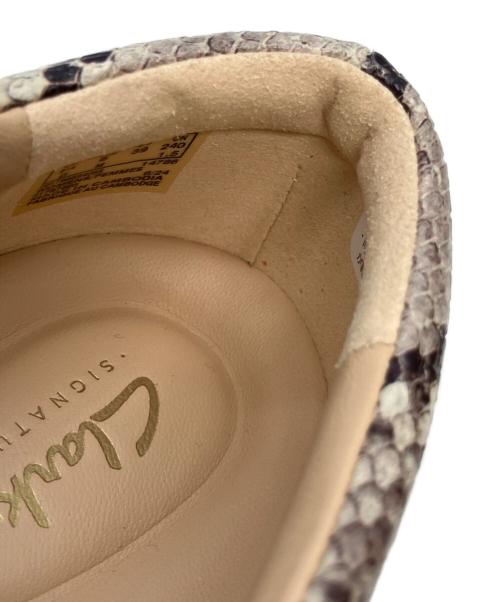 CLARKS（クラークス）CLARKS (クラークス) メイヒルウォーク ブラウン×ベージュ サイズ:24の古着・服飾アイテム
