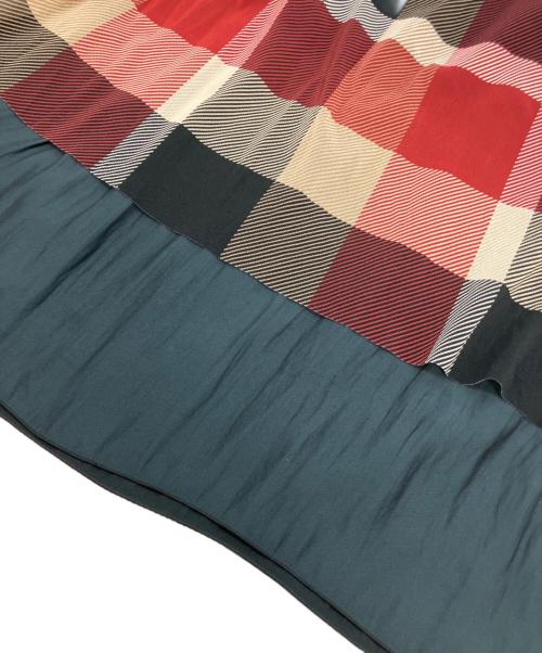 BLUE LABEL CRESTBRIDGE（ブルーレーベルクレストブリッジ）BLUE LABEL CRESTBRIDGE (ブルーレーベルクレストブリッジ) ロングスカート レッド×ベージュ サイズ:36の古着・服飾アイテム