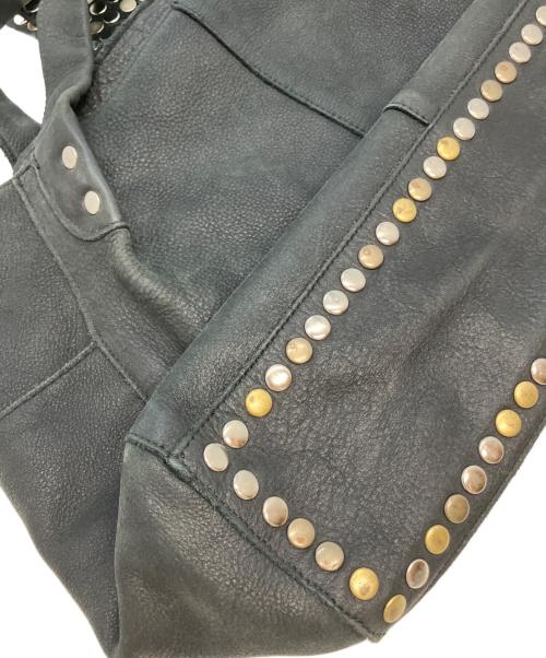 TRES（トレ）TRES (トレ) セミショルダーバッグ ブラックの古着・服飾アイテム