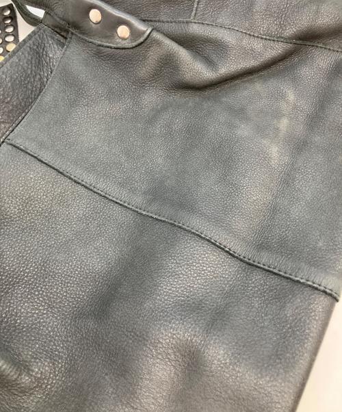 TRES（トレ）TRES (トレ) セミショルダーバッグ ブラックの古着・服飾アイテム
