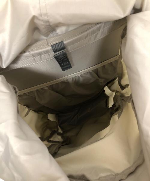 Columbia（コロンビア）Columbia (コロンビア) Wildwood バックパック ベージュの古着・服飾アイテム