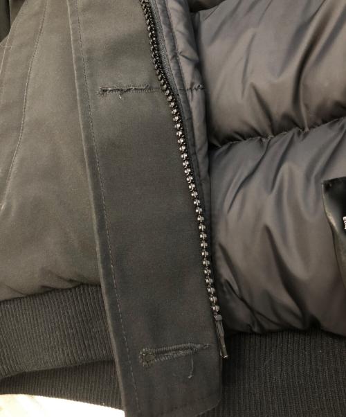 CANADA GOOSE（カナダグース）CANADA GOOSE (カナダグース) LABRADOR BOMBER　ダウンジャケット ブラック サイズ:SIZE Mの古着・服飾アイテム