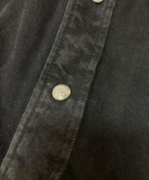 Calvin Klein Jeans（カルバンクラインジーンズ）Calvin Klein Jeans (カルバンクラインジーンズ) デニムジャケット ブラック サイズ:SIZE Mの古着・服飾アイテム