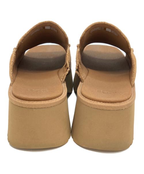 UGG（アグ）UGG (アグ) サンダル ベージュ サイズ:23の古着・服飾アイテム