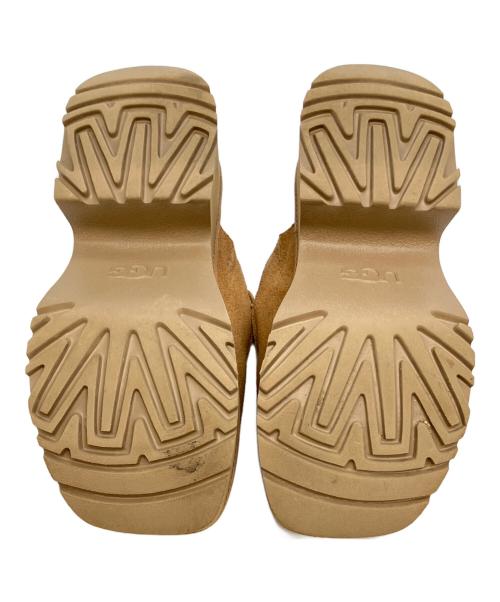 UGG（アグ）UGG (アグ) サンダル ベージュ サイズ:23の古着・服飾アイテム