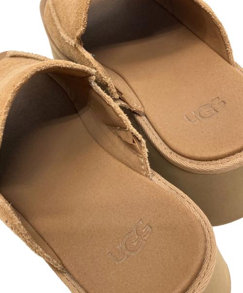 UGG（アグ）UGG (アグ) サンダル ベージュ サイズ:23の古着・服飾アイテム