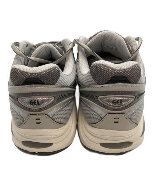 asics（アシックス）asics (アシックス) ローカットスニーカー グレー サイズ:27の古着・服飾アイテム