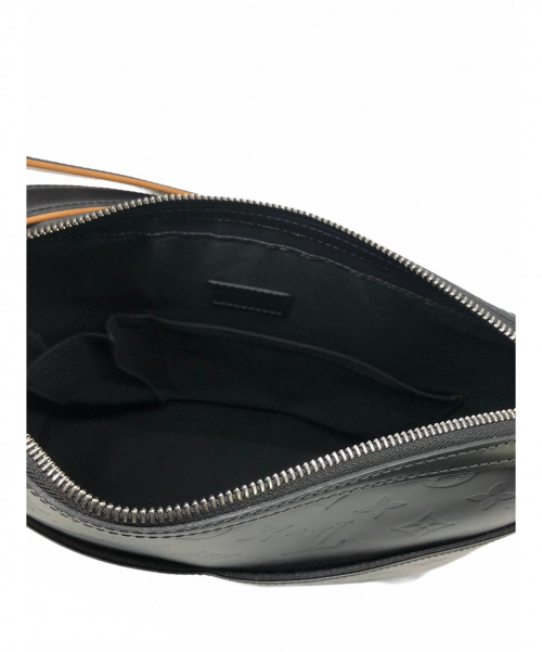 LOUIS VUITTON（ルイ ヴィトン）LOUIS VUITTON (ルイヴィトン) ワンショルダーバッグ カーキ モノグラム・マット M55165 CA1003の古着・服飾アイテム