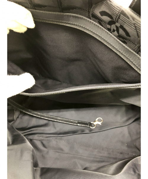CHANEL（シャネル）CHANEL (シャネル) トートバッグ ブラック ニュートラベルライン MMサイズ 11099429の古着・服飾アイテム