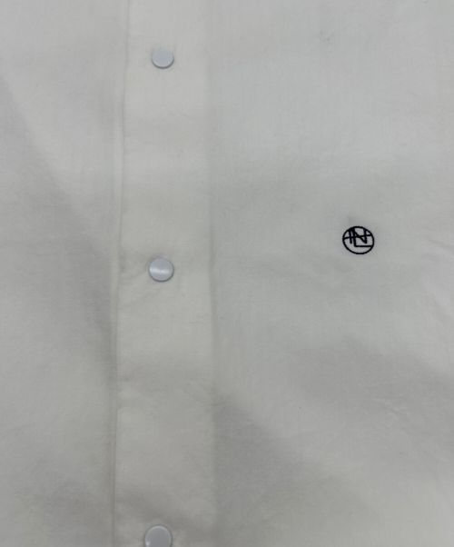 nanamica（ナナミカ）nanamica (ナナミカ) Band Collar Wind Shirt ホワイト サイズ:WSの古着・服飾アイテム