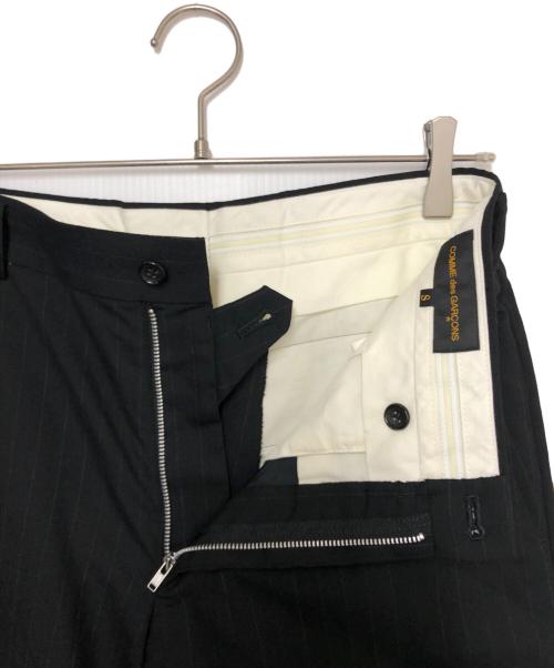 COMME des GARCONS（コムデギャルソン）COMME des GARCONS (コムデギャルソン) ウールストライプショートパンツ ブラック サイズ:Sの古着・服飾アイテム