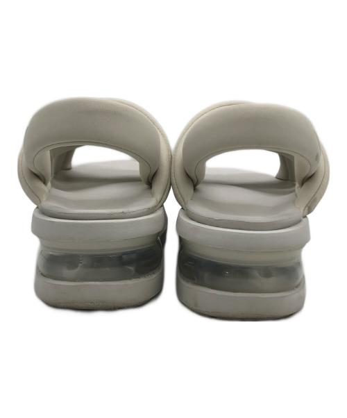 NIKE（ナイキ）NIKE (ナイキ) サンダル ベージュ サイズ:24ＣＭの古着・服飾アイテム