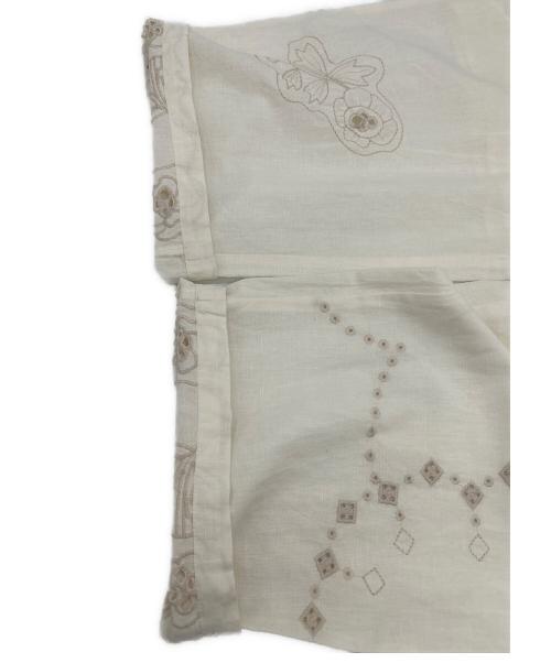 TSUHARU by samansa Mos2（ツハル バイ サマンサモスモス）TSUHARU by samansa Mos2 (ツハル バイ サマンサモスモス) くり抜きモチーフ刺繍パンツ オフホワイト サイズ:SIZE Free 未使用品の古着・服飾アイテム