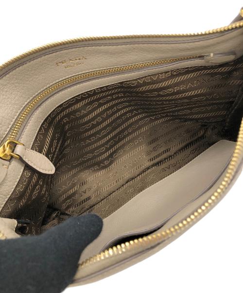 PRADA（プラダ）PRADA (プラダ) ショルダーバッグ ベージュの古着・服飾アイテム