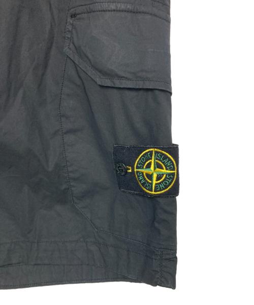 STONE ISLAND（ストーンアイランド）STONE ISLAND (ストーンアイランド) Garment Dyed Paracadute Cargo Short ブラック サイズ:34の古着・服飾アイテム