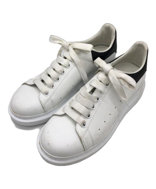 ALEXANDER McQUEEN（アレキサンダーマックイーン）ALEXANDER McQUEEN (アレキサンダーマックイーン) ローカットスニーカー ホワイト×ブラック サイズ:41 1/2の古着・服飾アイテム