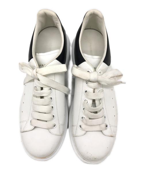 ALEXANDER McQUEEN（アレキサンダーマックイーン）ALEXANDER McQUEEN (アレキサンダーマックイーン) ローカットスニーカー ホワイト×ブラック サイズ:41 1/2の古着・服飾アイテム