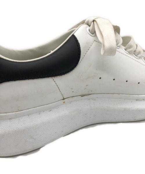 ALEXANDER McQUEEN（アレキサンダーマックイーン）ALEXANDER McQUEEN (アレキサンダーマックイーン) ローカットスニーカー ホワイト×ブラック サイズ:41 1/2の古着・服飾アイテム