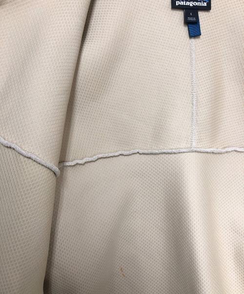 Patagonia（パタゴニア）Patagonia (パタゴニア) CLASSIC RETRO-X JACKET アイボリー×ネイビー サイズ:Ｌの古着・服飾アイテム