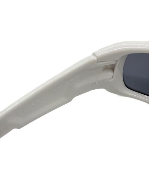 OAKLEY（オークリー）OAKLEY (オークリー) サングラス ホワイトの古着・服飾アイテム